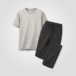 Tシャツとジャージ